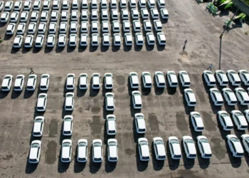 Biden propõe banir veículos chineses dos EUA