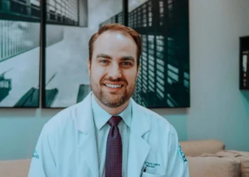 ATÉ 15% DOS CASOS DE CÂNCER DE PRÓSTATA PODEM NÃO ALTERAR O PSA: A IMPORTÂNCIA DO TOQUE RETAL NO DIAGNÓSTICO PRECOCE