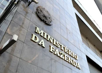 Governo planeja taxar big techs e criar tributo mínimo de 15%