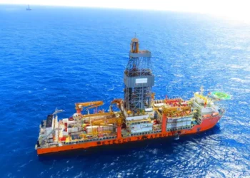 Petrobras contrata navios-sondas por US$ 1 bilhão