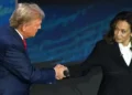 Donald Trump e Kamala Harris estão empatados na corrida eleitoral à presidência dos Estados Unidos