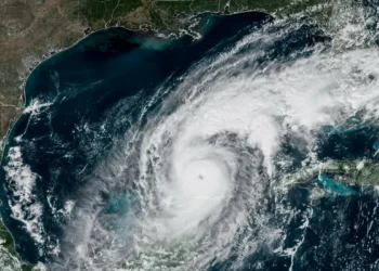 Furacão Milton pode custar às seguradoras até US$ 100 bilhões