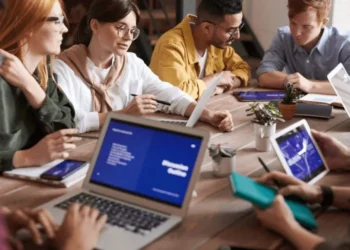 Reputação online pesa na decisão da Gen Z ao escolher um emprego