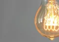 5 dicas para economizar na conta de energia na sua empresa