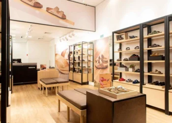 Birkenstock supera expectativas do mercado e aumenta o lucro