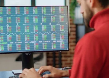 Serpro, Receita Federal e B3 apresentam ferramenta que simplifica declaração do Imposto de Renda