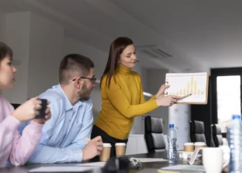 Tendências de investimento em 2025: Especialista explica como escolher, expandir e ter sucesso