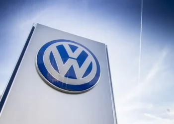 Paralisações atingem 9 fábricas de automóveis na Alemanha