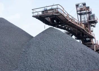 Incertezas sobre tarifas interrompem sequência de alta do minério de ferro