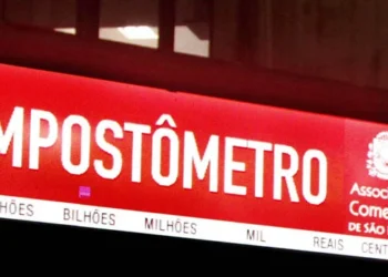 Brasileiros já pagaram R$ 500 bilhões em impostos em 2025, diz ACSP