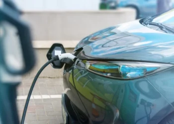 Brasil bate recorde de vendas e importações de carros elétricos