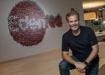 Carnaval na estrada: encher o tanque com gasolina custará cerca de R$ 357; etanol garante economia de 30,5%, afirma Edenred Ticket logv