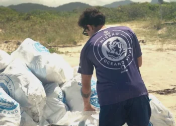 Projeto ‘Missão Oceano’ recolhe 7 toneladas de zonas costeiras de SP