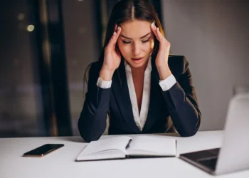 Igualdade salarial e liderança: como as empresas podem transformar a inclusão das mulheres no mercado de trabalho?