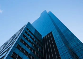 Aumento da Selic: momento não é de comprar imóveis; locação se torna mais atrativa