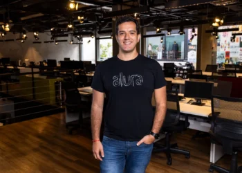 Alura anuncia Adriano Almeida como novo CEO