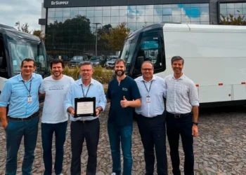 Arrow Mobility entrega vans 100% elétricas para BR Supply