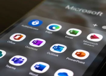 Elon Musk e Microsoft firmam parceria para levar IA Grok ao Azure