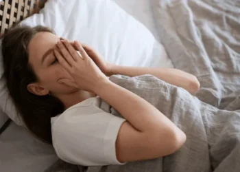 Autocanibalismo? Privação de sono pode fazer com que cérebro ‘coma’ a si próprio; entenda