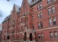 Estudantes estrangeiros em Harvard podem ser deportados