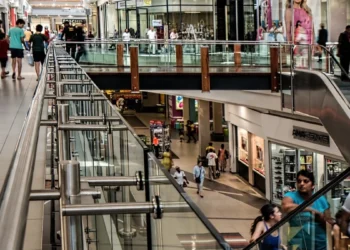 Varejo brasileiro cresce 13,8% nas vendas em abril, aponta estudo da HiPartners