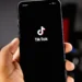 Lembretes do TikTok para “desconectar” aumentam tempo de uso, diz estudo