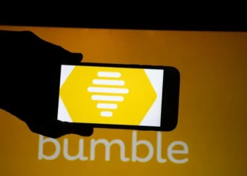 CEO da Bumble Cita "Ponto de Inflexão" e Foco em Inovação com Demissões