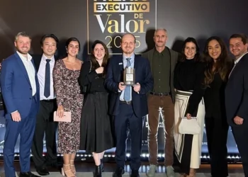 Time da Caju acompanha premiação de Eduardo del Giglio Caju