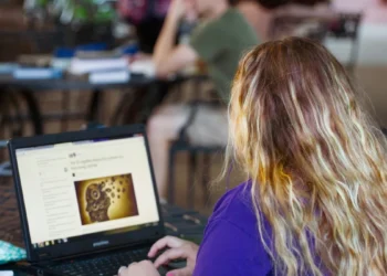 Brasil ocupa o segundo lugar na América Latina em capacitação em IA, segundo Coursera