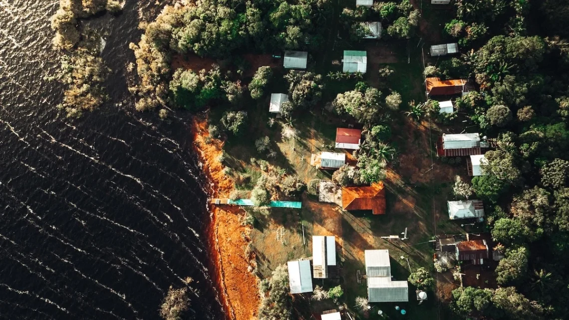 Comunidade amazônica recebe miniestação de tratamento de água em ação com apoio da Pwtech