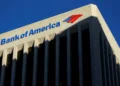 Bank of America Projeta Crescimento de Receita Comercial, Mas Preocupações com Banco de Investimento Persistem em Meio a Tarifas de Trump