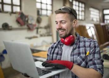 Pequenos negócios aderem à inteligência artificial para ganhar produtividade e escalar vendas