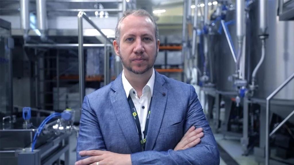 Apis Flora consolida liderança no mercado farmacêutico e projeta crescimento de dois dígitos em 2025