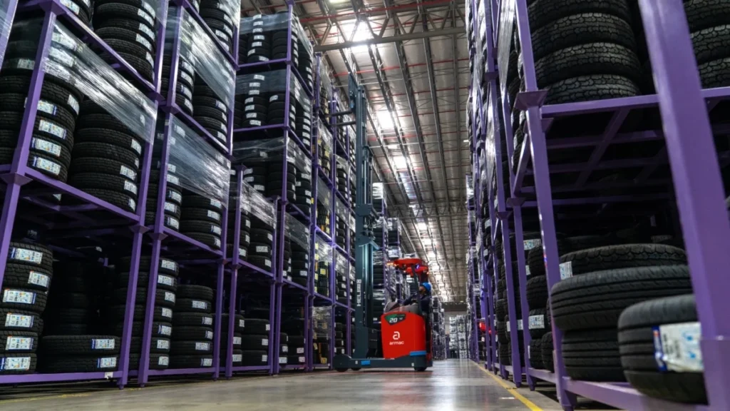 Equipamento é o mais moderno e sustentável do mercado atual de empilhadeiras
