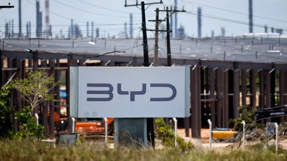 BYD inaugura fábrica de carros elétricos em Camaçari (BA)