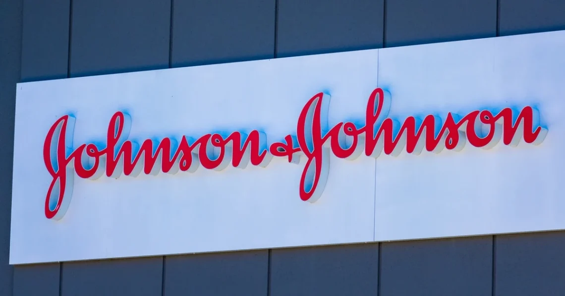 Johnson & Johnson eleva projeções de vendas e lucro para 2025 após forte desempenho trimestral impulsionado por Darzalex