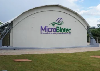 Startup brasileira usa vírus naturais para combater corrosão em plataformas da Petrobras