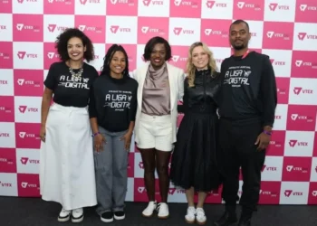 A&EIGHT capacita jovens em tecnologia para o e-commerce