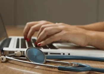 Fraudes em reembolso de plano de saúde podem atingir até 8%, segundo Neurotech