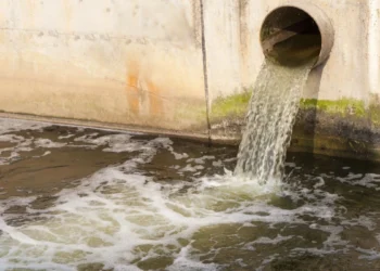 Brasil só deve alcançar acesso total a água e esgoto em 2070, prevê pesquisa