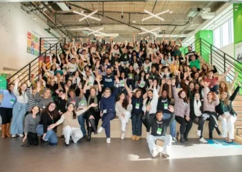 Schneider Electric supera meta global de capacitar 1 milhão de pessoas em gestão de energia