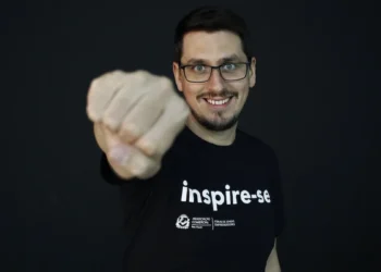 Startup lança versão gratuita de plataforma de bem-estar para professores