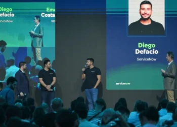 ServiceNow apresenta avanços em IA e parceria inédita com SENAI-SP