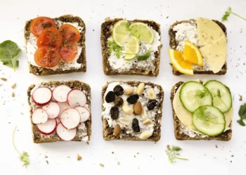 Consumo de ultraprocessados cresce e exige ação das escolas, alerta especialista