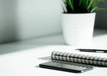 WhatsApp Business cresce no Brasil com 70% das empresas usando para vendas, aponta estudo