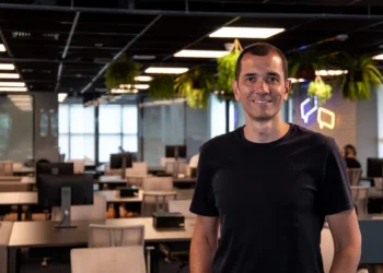 Itaú Unibanco usa IA para acelerar validação de sistemas e reduzir falhas