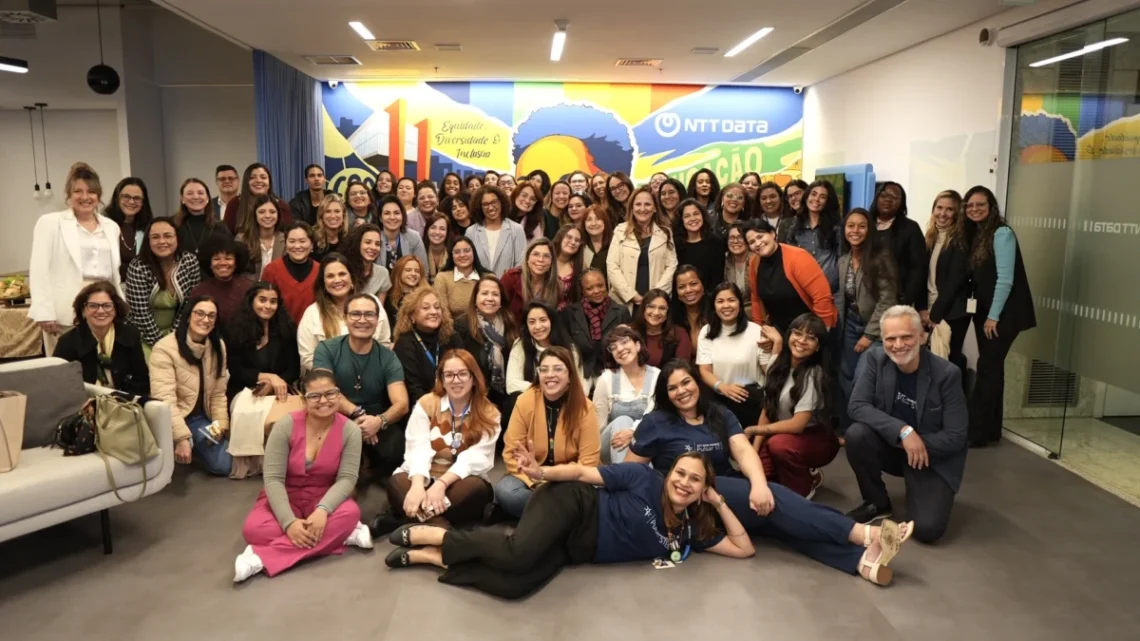 Mentoria com mulheres periféricas visa fortalecer liderança feminina em empresas
Hughes do Brasil