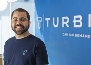 Turbi inaugura duas lojas físicas de seminovos para expandir vendas