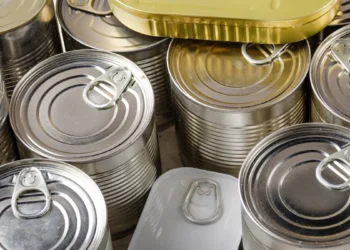 Abeaço esclarece mitos e verdades sobre o material mais reciclado do mundo