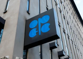 Fontes apontam que Opep+ discutirá novo aumento da oferta de petróleo